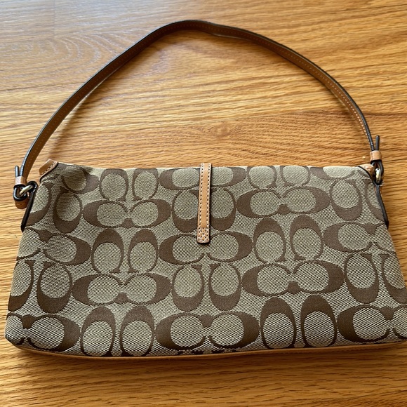 Coach purse - Picture 4 of 8